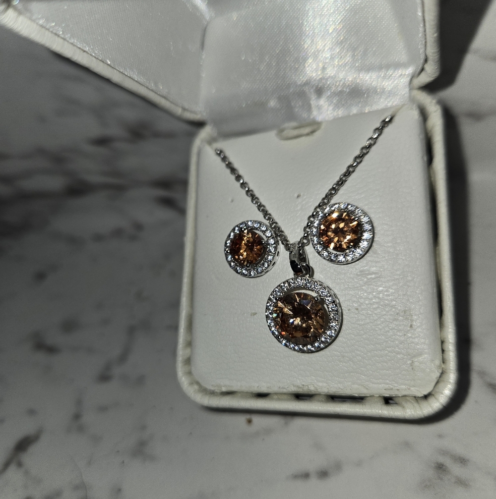 Sterling Silver And Topaz Elegant Necklace And Earrings Jewelry Set - Picture 2 of 12